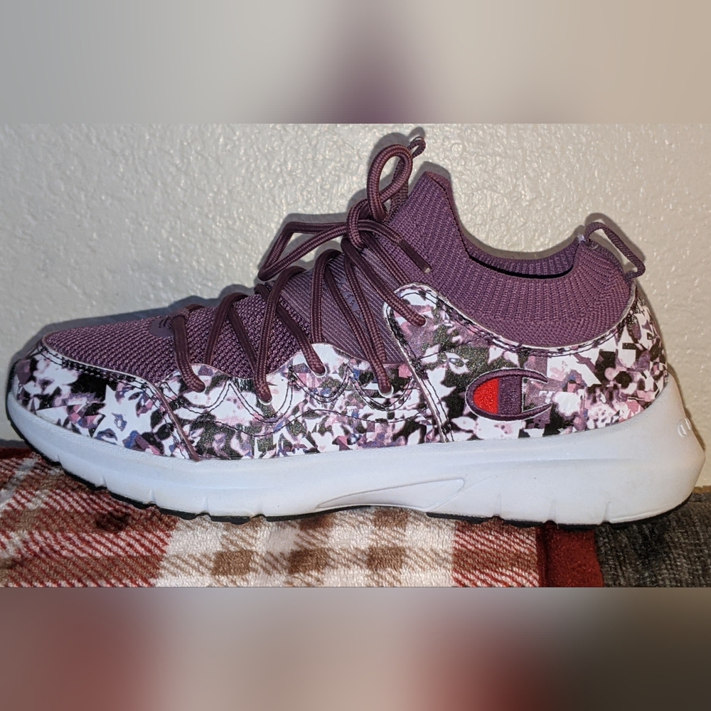 Champion purple & white 💜 🤍 Size 7W